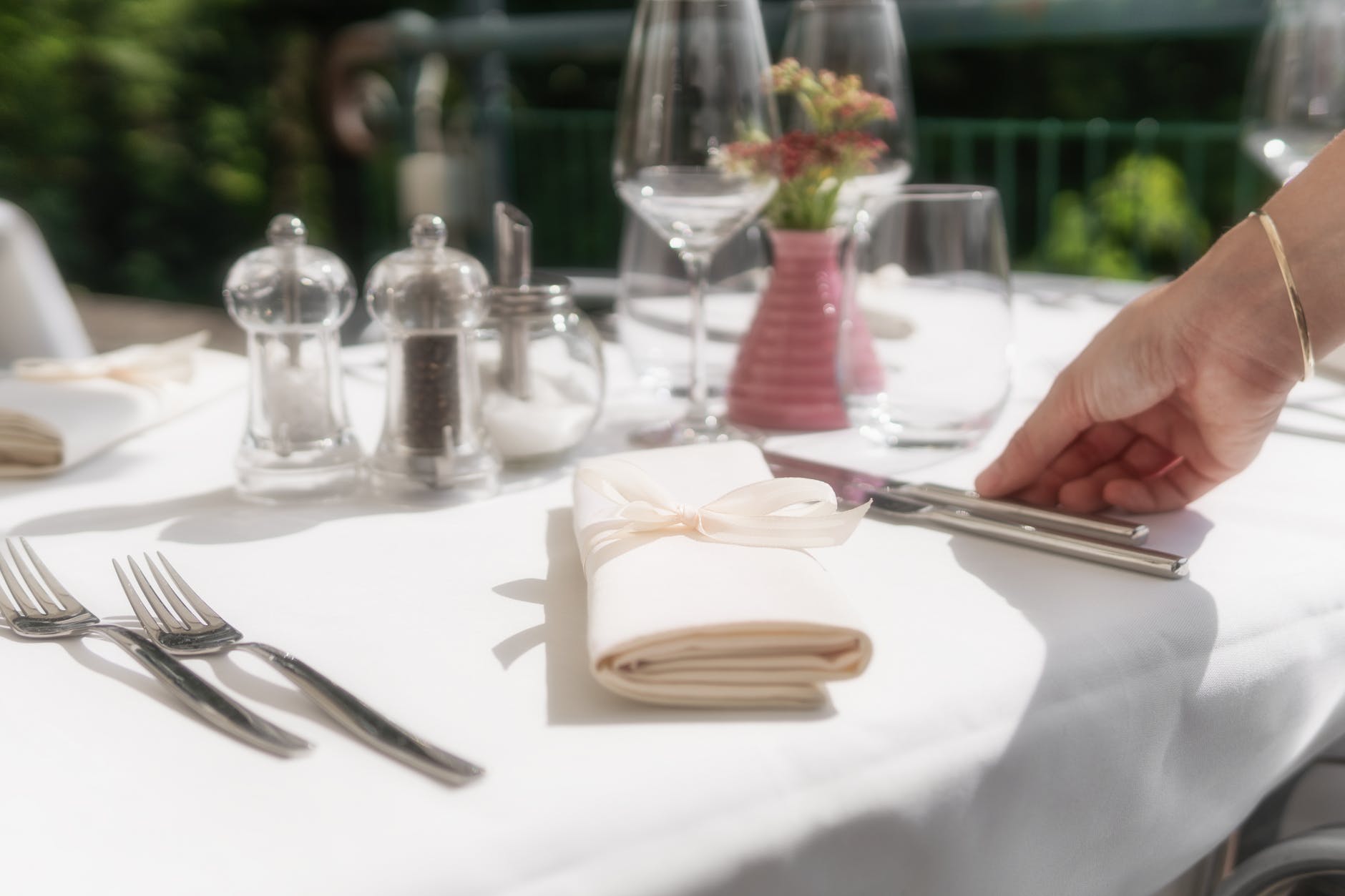 napkin-etiquette-learning-table-manners-ac-silver-blog