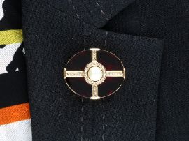 garnet brooch wearing