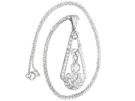 Diamond Pendant Necklace in White Gold