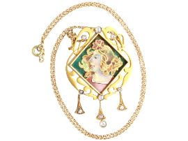 Art Nouveau Enamel Pendant in Gold