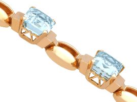 Art Deco Aquamarine Bracelet in Gold