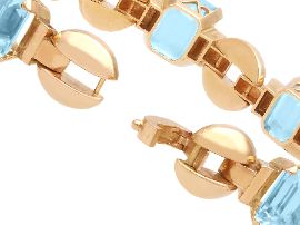 Art Deco Aquamarine Bracelet in Gold open