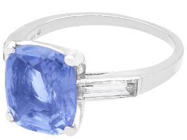 Cushion Cut Sapphire Engagement Ring Platinum