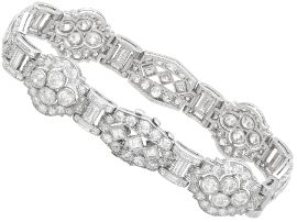 18 Carat Diamond Bracelet in Platinum