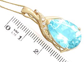 Topaz Pendant Yellow Gold