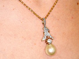 Gold South Sea Pearl Pendant Wearing Neck