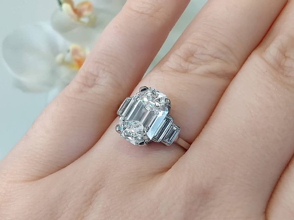 emerald cut engagement ring 