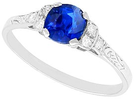 1920s 0.88ct Sapphire Ring with Diamond in Platinum