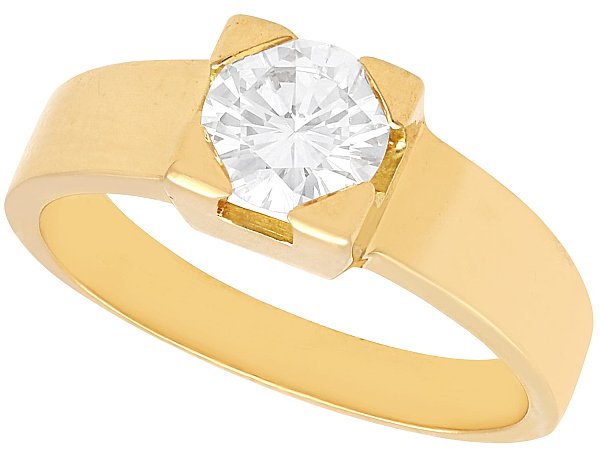 French Solitaire Ring in Yellow Gold 