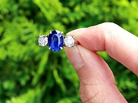 3 Carat Sapphire Ring with Diamonds for Sale