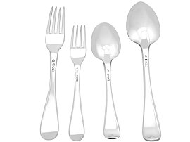 77 Piece Canteen of Cutlery Set