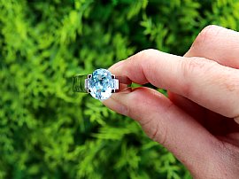 Cartier Aquamarine Ring in White Gold Outside