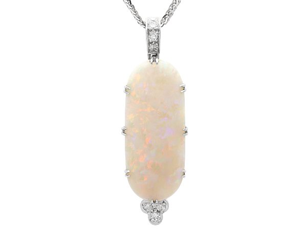 Edwardian Opal Pendant in Yellow Gold