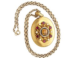 Gemstone Victorian Locket in Gold 