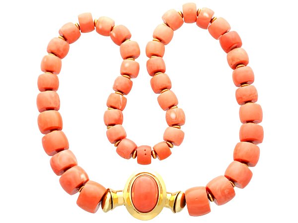 Vintage Coral Bead Necklace in Gold for Sale