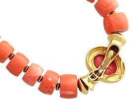 Vintage Coral Bead Necklace in Gold reverse 