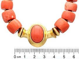 Vintage Coral Bead Necklace in Gold size