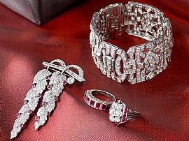 Gifting Art Deco Platinum Diamond Bracelet