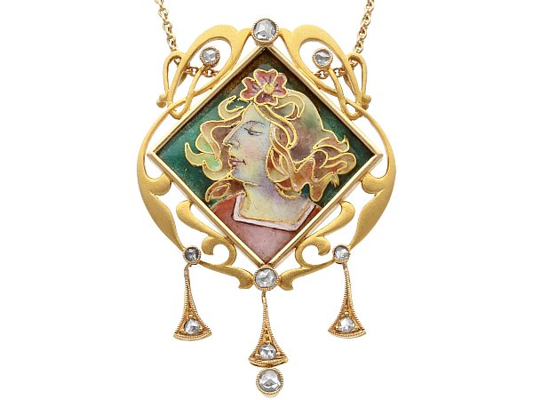 Art Nouveau Enamel Pendant in Gold