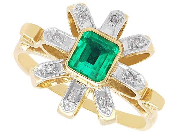 Square Cut Emerald Ring in Yellow Gold