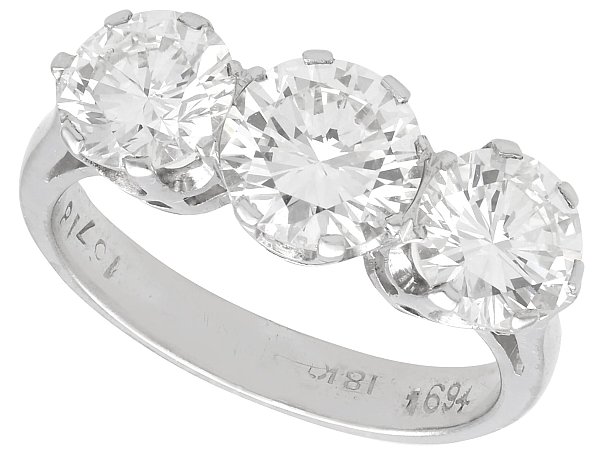 Round Brilliant Cut Diamond Trilogy Ring for Sale